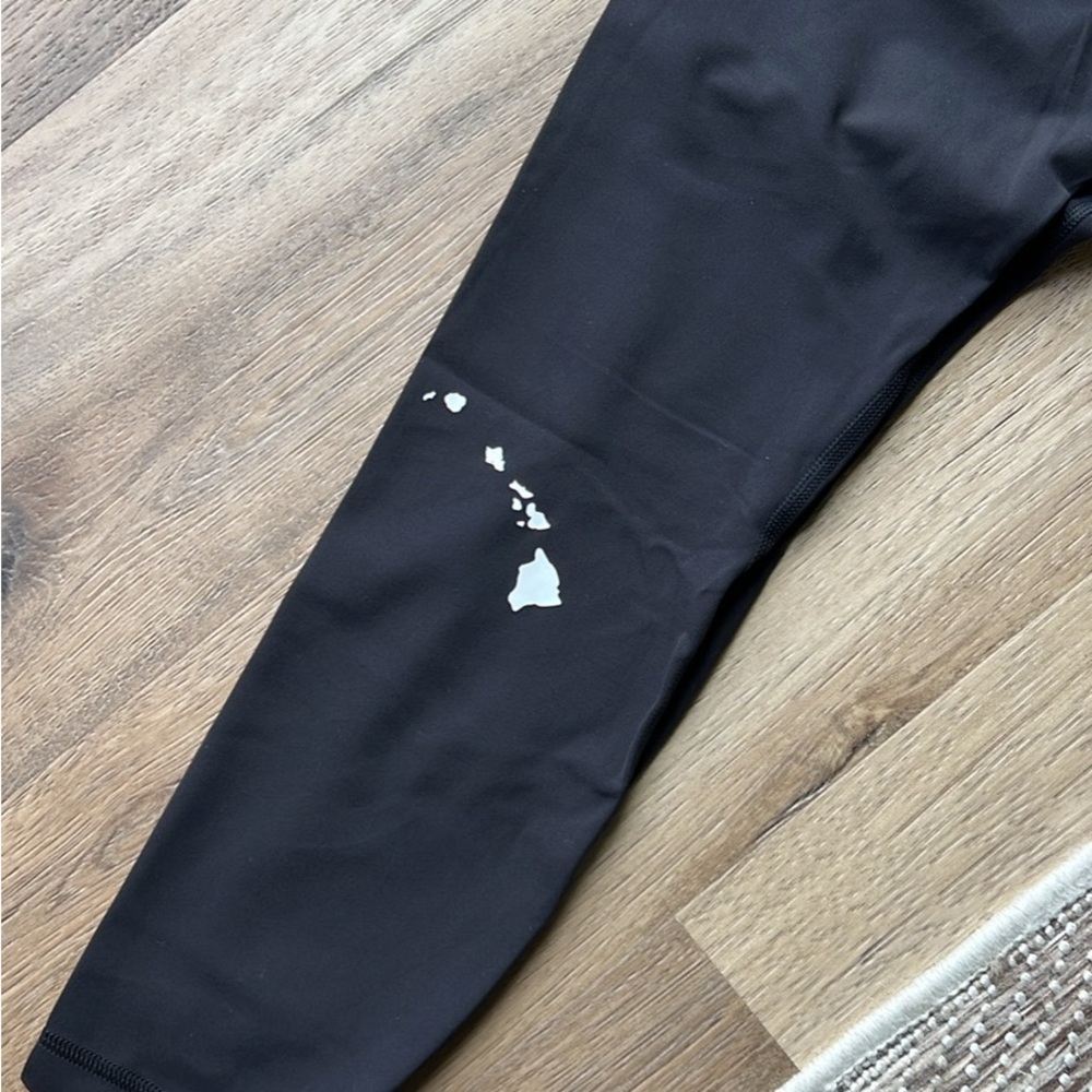 Lululemon Hawaiian islands Align 25”
